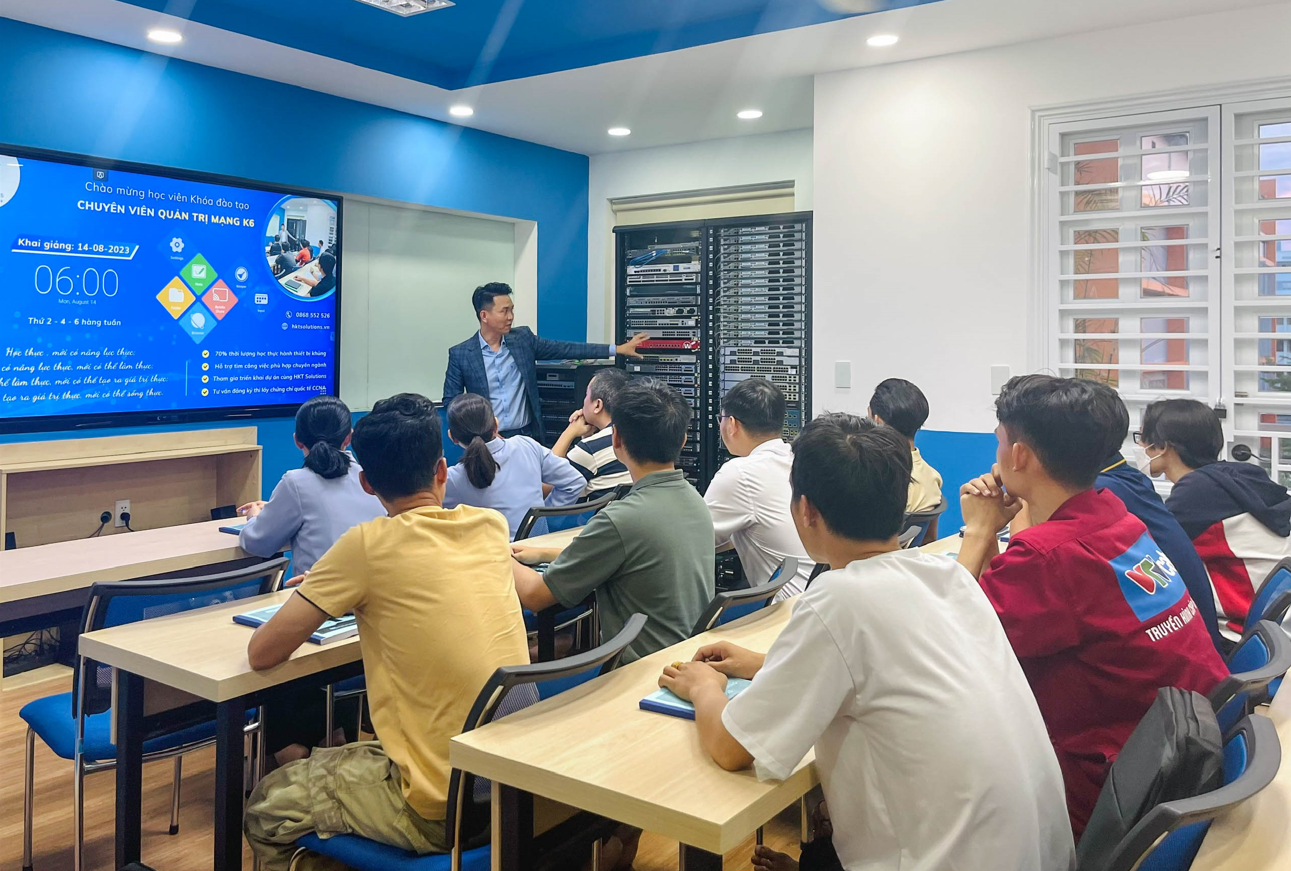 Khai giảng khóa đào tạo Chuyên viên Quản trị mạng K6 tại HKT Solutions