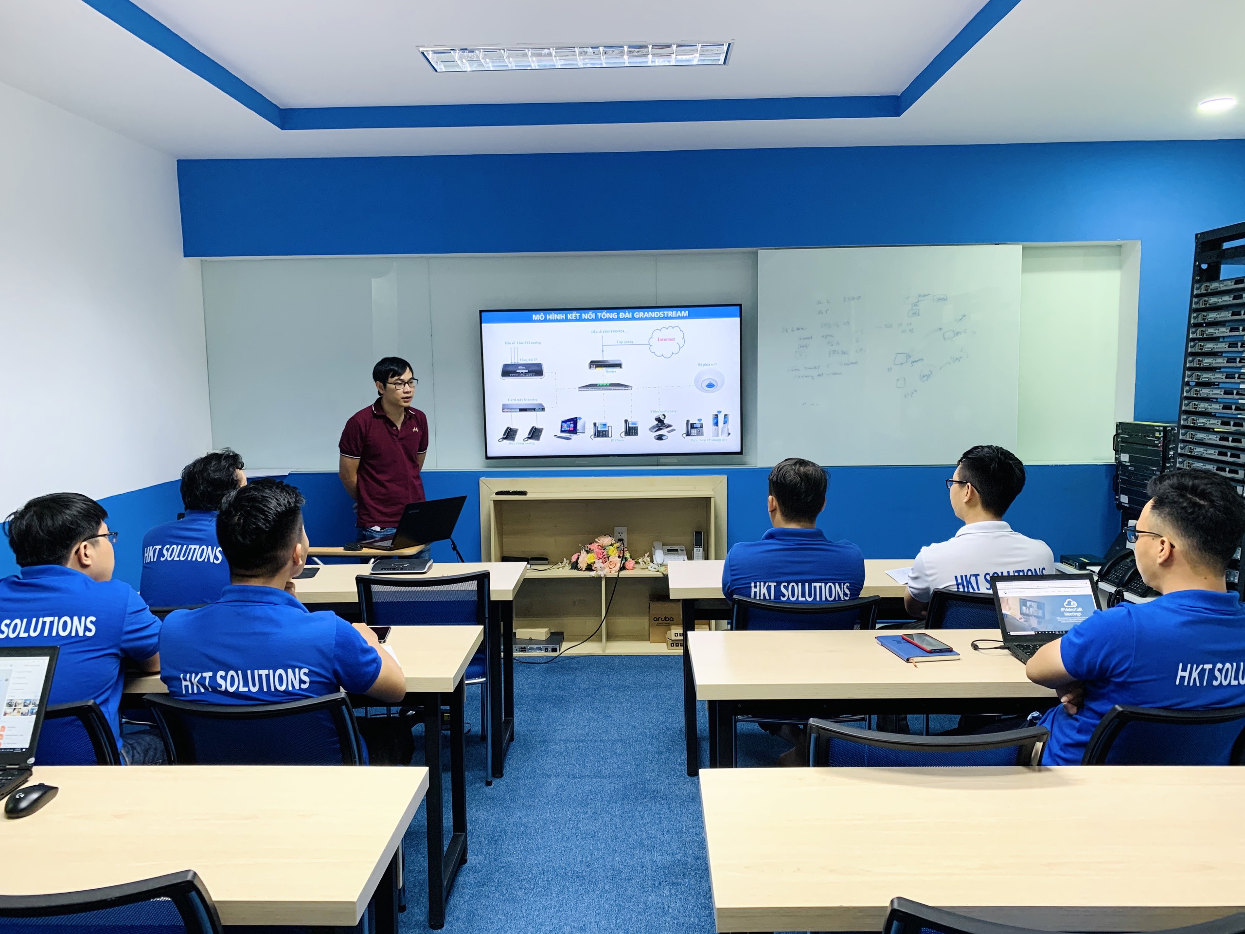 GrandStream Việt Nam đào tạo các giải pháp về tổng đài cho HKT Solutions