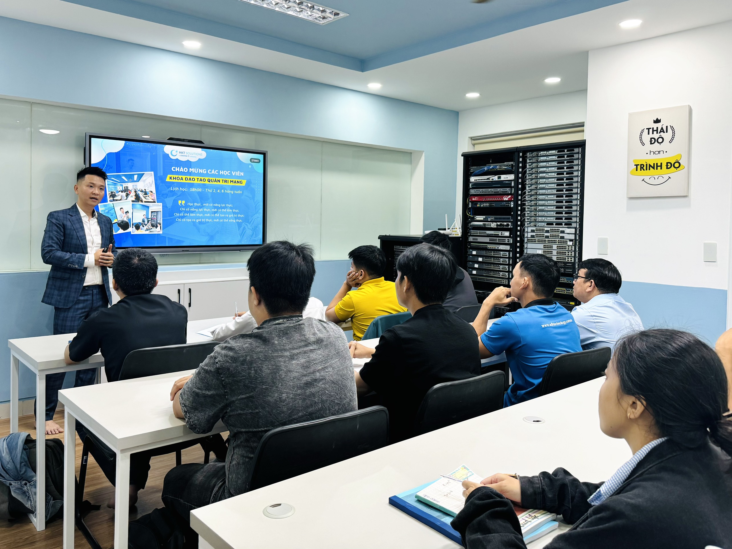 Tổng kết khóa học quản trị mạng hè 2024 tại HKT IT Training Center